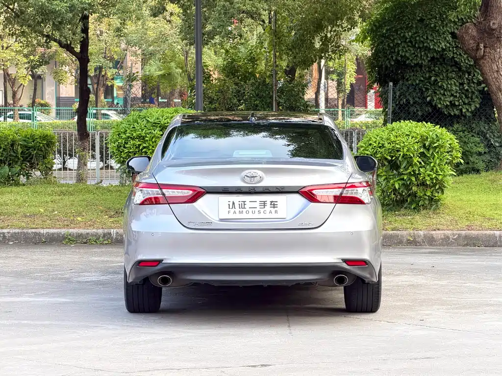 Toyota Camry — миниатюра 6