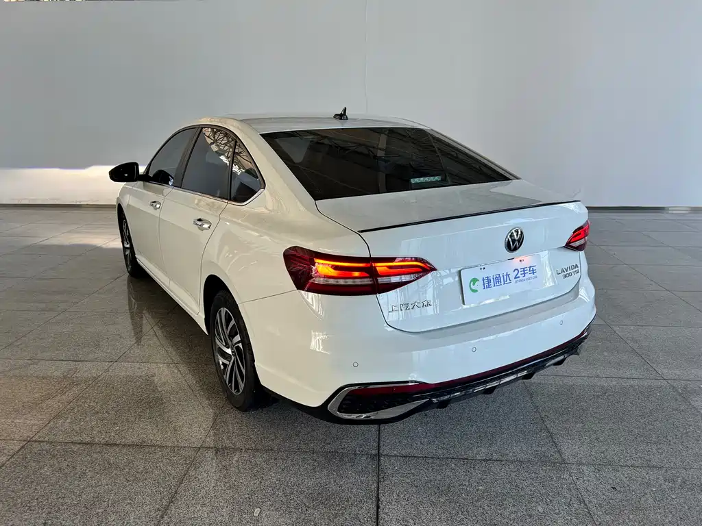 Volkswagen Lavida 2023 300TSI DSG
