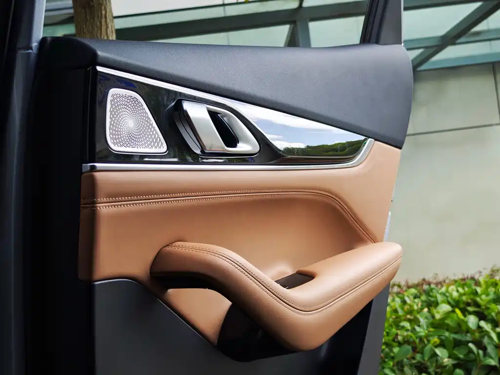 Geely Boyue L — миниатюра 10