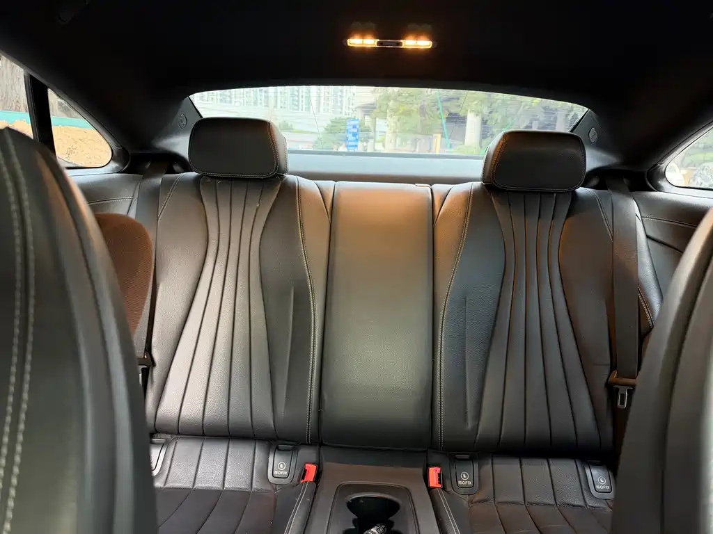 Mercedes-Benz E-Class (Import) — миниатюра 11