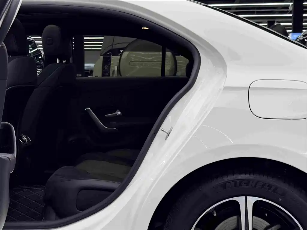 Mercedes-Benz A-Class — миниатюра 9