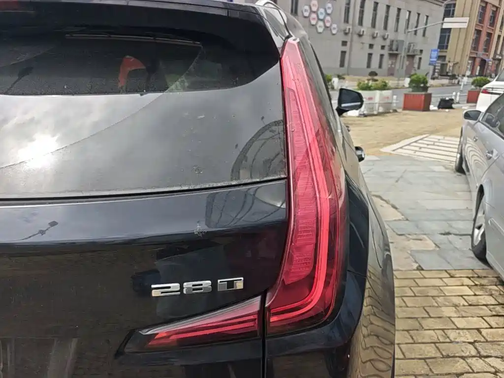 Cadillac XT4 — миниатюра 8