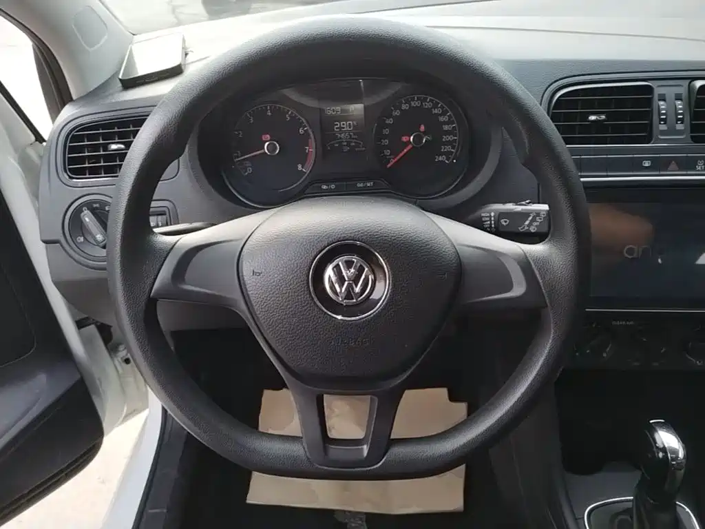 Volkswagen Polo — миниатюра 11