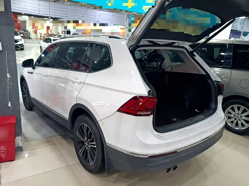 Volkswagen Tiguan L — миниатюра 5