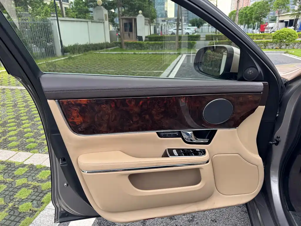 Jaguar XJ XJL 3.0 Panoramic Business Edition, фото 32