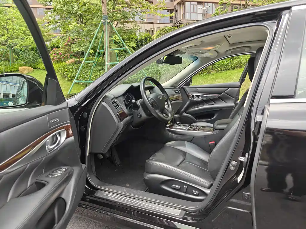 Infiniti Q70 2013 Q70L 2.5L