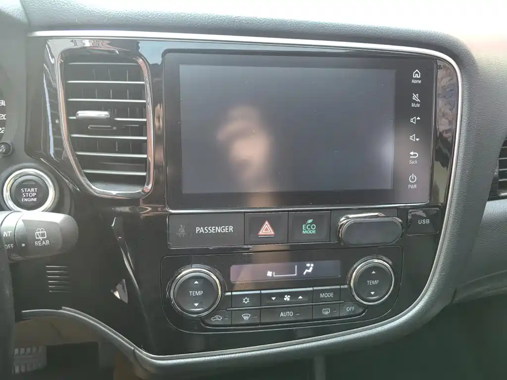 Mitsubishi Outlander — миниатюра 16