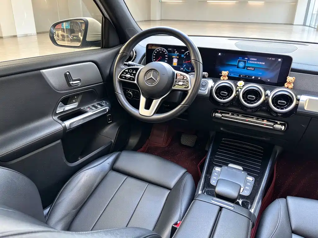 Mercedes-Benz GLB — миниатюра 16