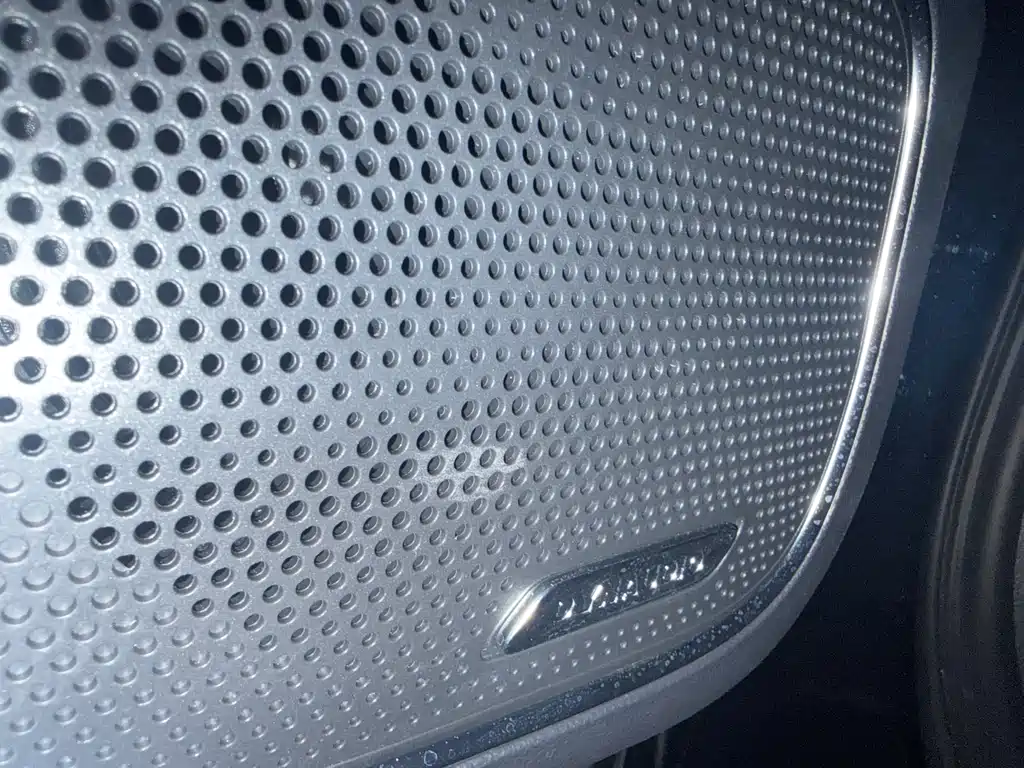 Hongqi H5 2025 2.0T AT