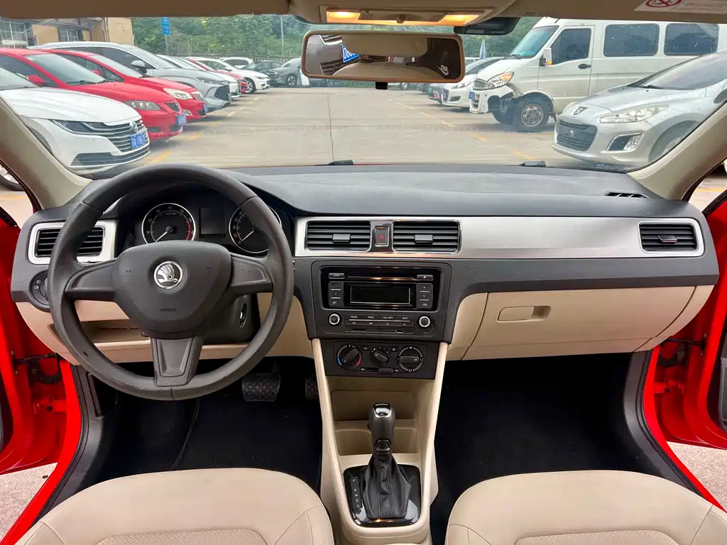 Skoda Rapid Spaceback — миниатюра 6