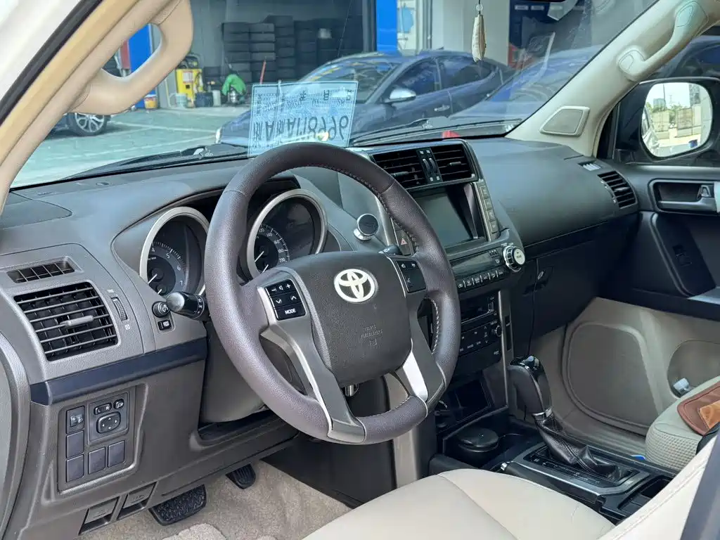 Toyota Prado (Import) — миниатюра 8