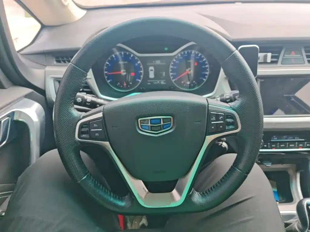 Geely Vision X3 — миниатюра 11
