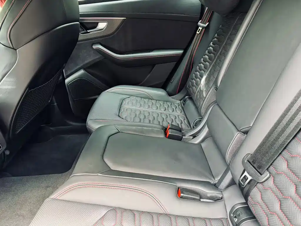 Audi RS Q8 — миниатюра 12