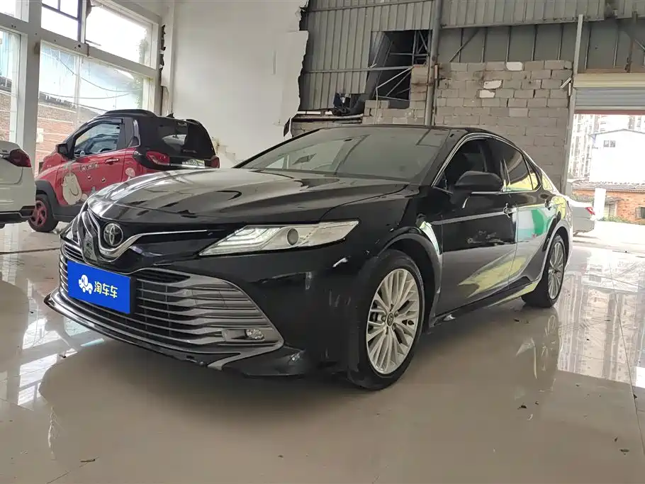Toyota Camry 2021