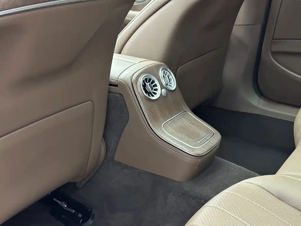 Mercedes-Benz E-Class — миниатюра 19