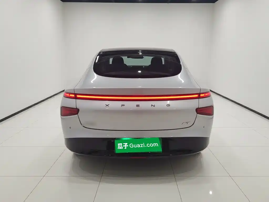 XPeng P7 — миниатюра 3