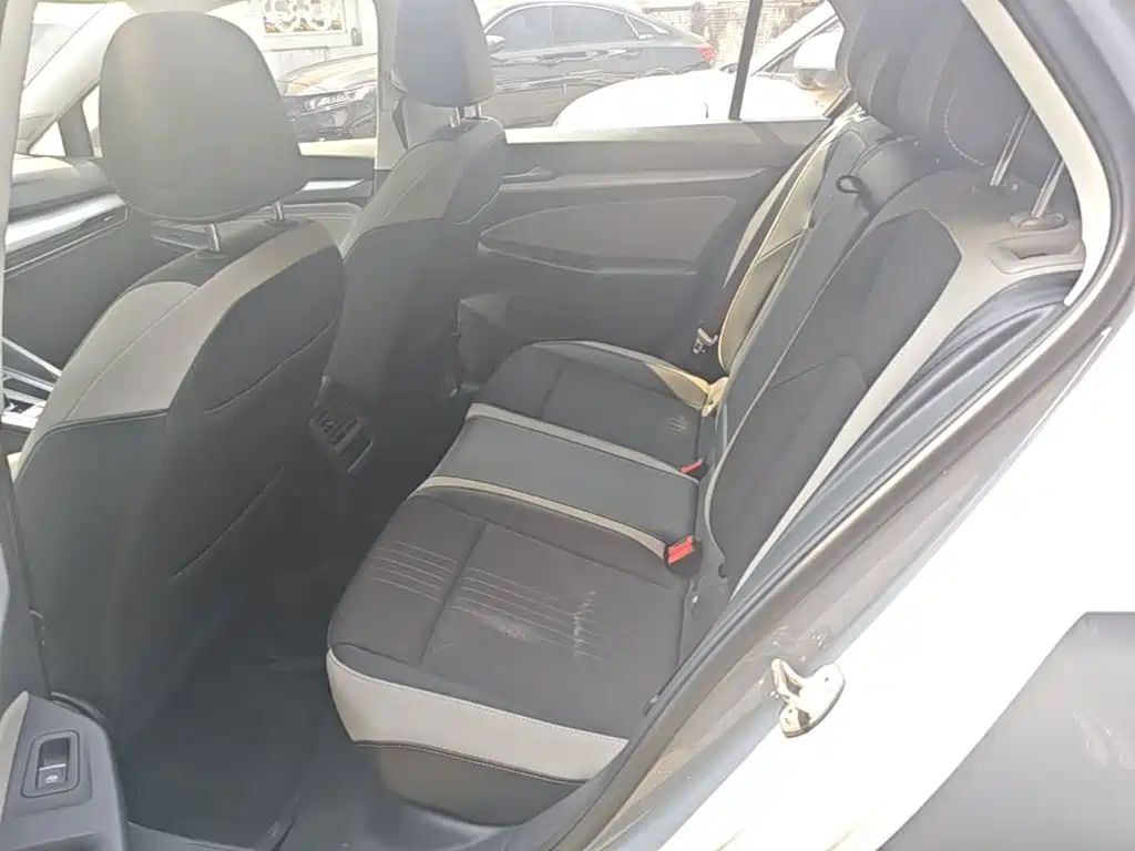 Volkswagen Golf — миниатюра 17