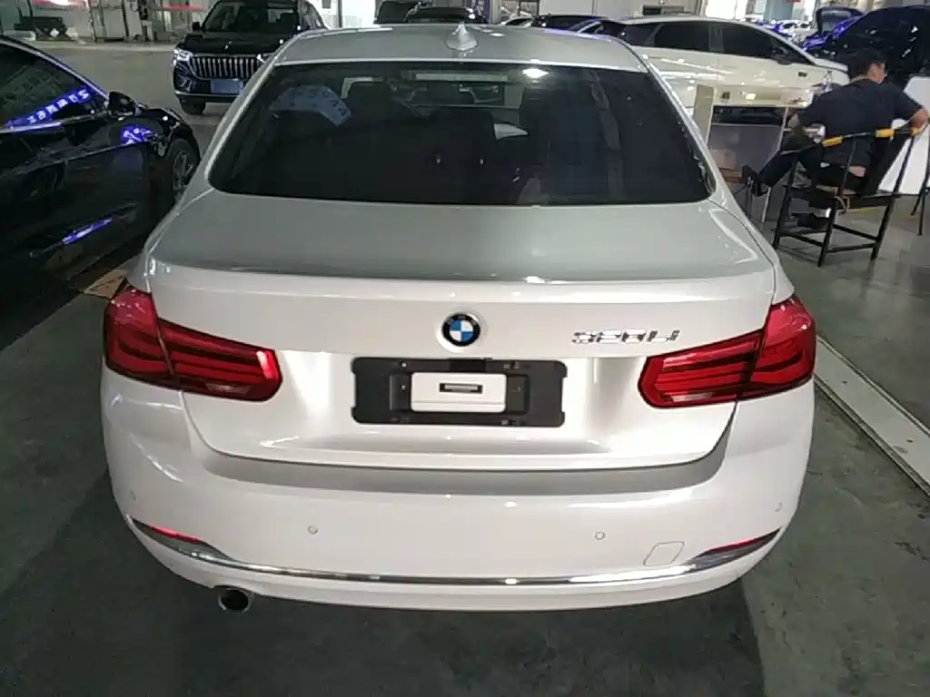 BMW 3 Series — миниатюра 6