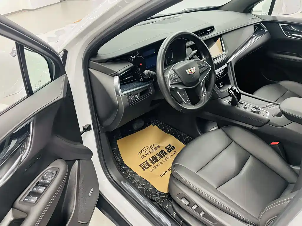 CADILLAC XT5