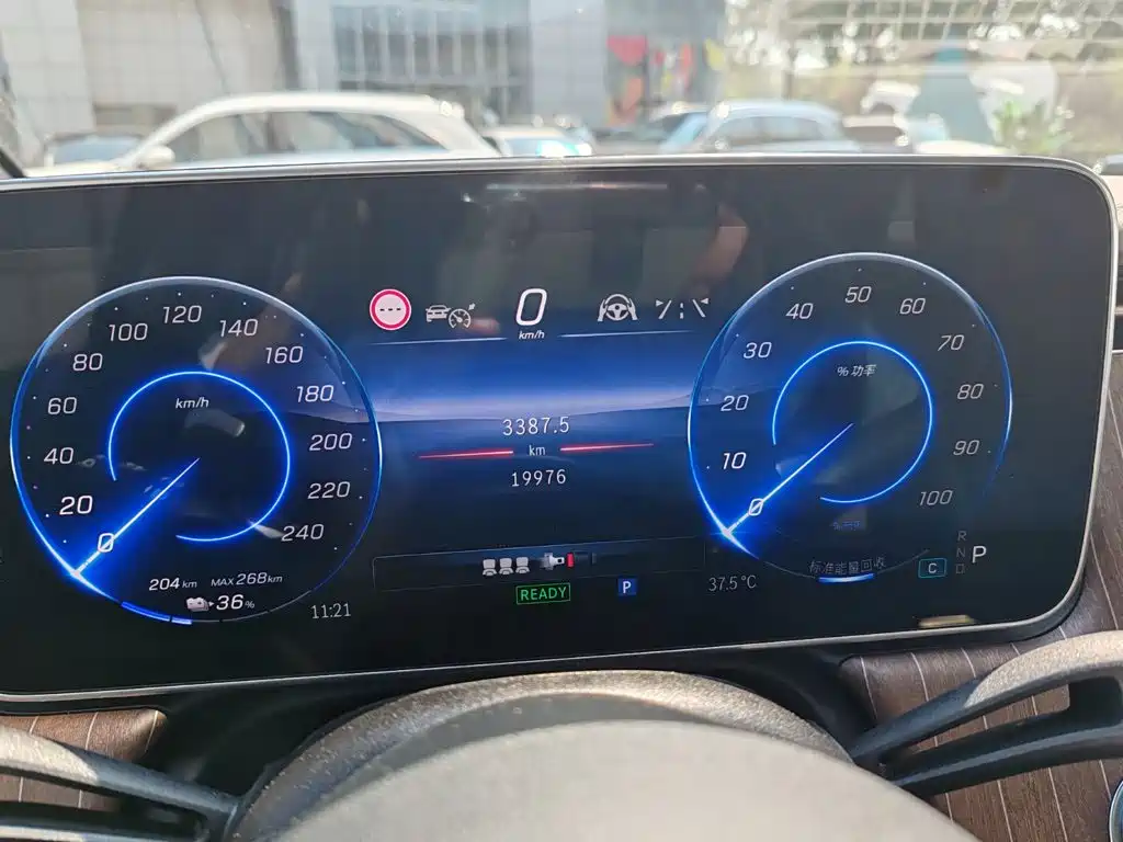 Mercedes-Benz EQE SUV — миниатюра 5