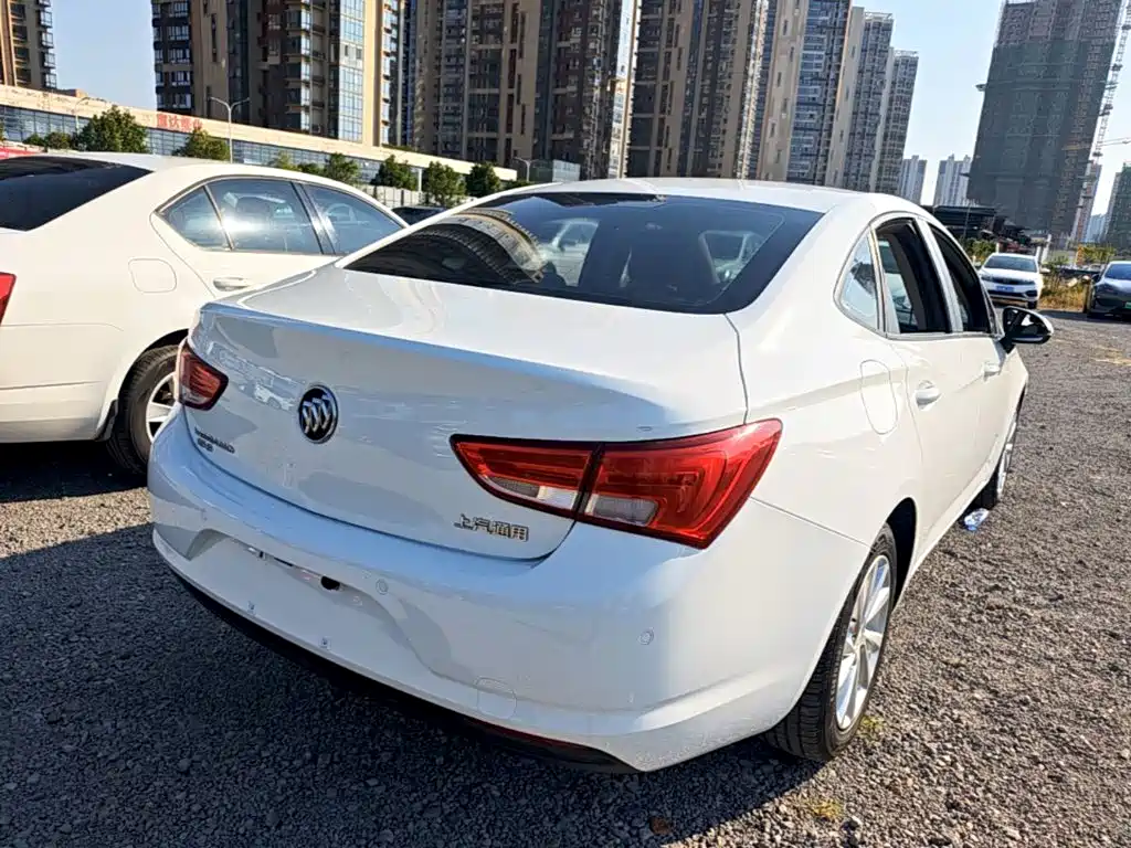 Buick Verano — миниатюра 7