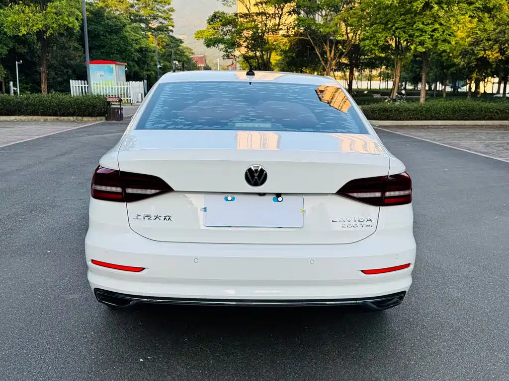 Volkswagen Lavida — миниатюра 8