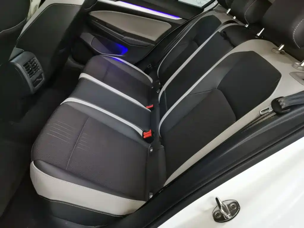 Volkswagen Golf — миниатюра 17
