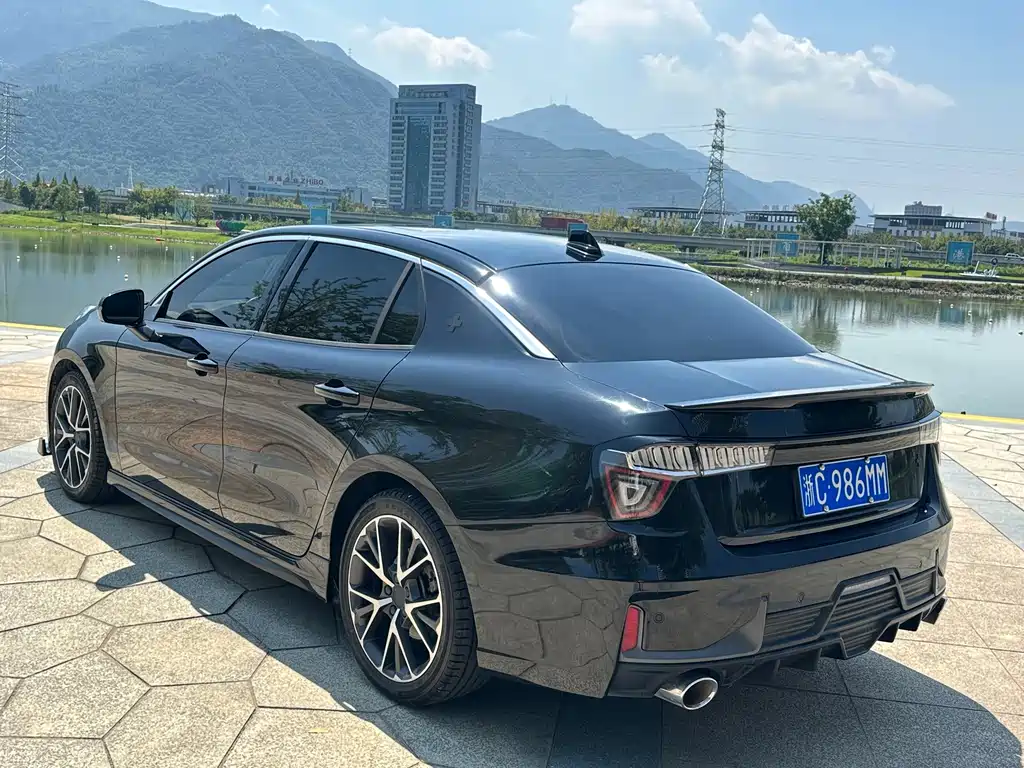 Lynk & Co 03 — миниатюра 7