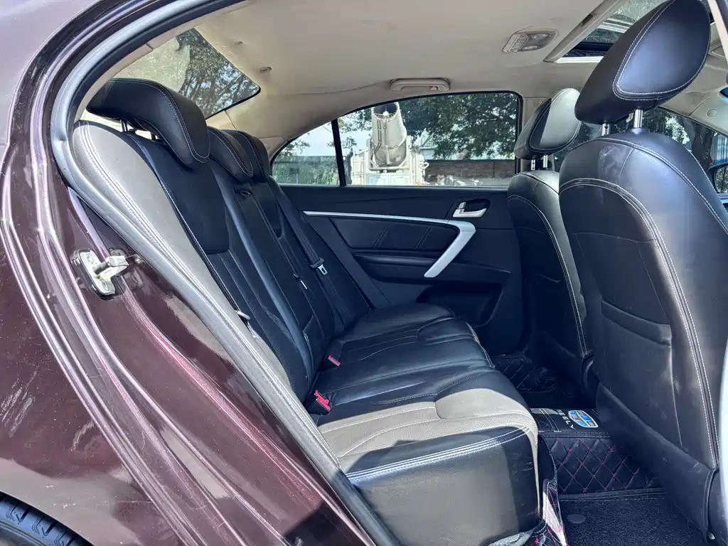 Geely Emgrand — миниатюра 11