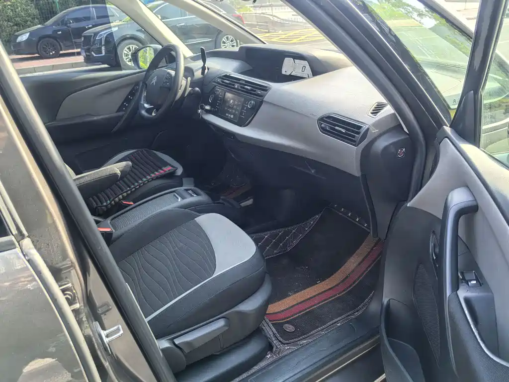 Citroen C4 Picasso 2015 Grand 1.6T Fashion 7 мест