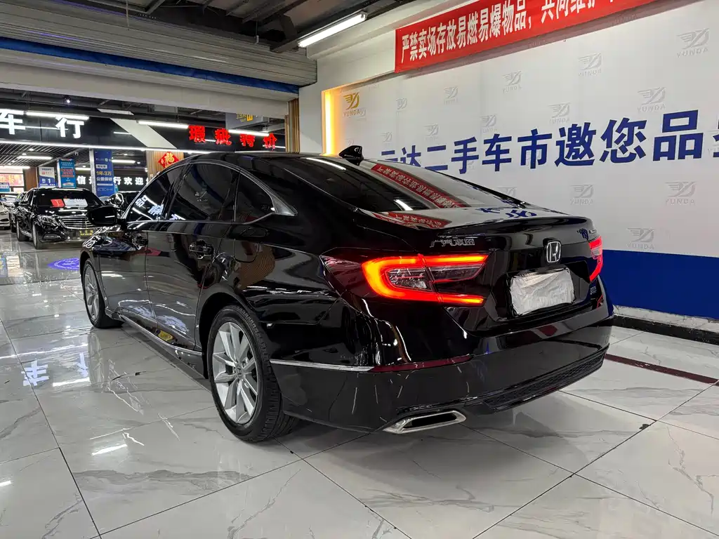 Honda Accord — миниатюра 8