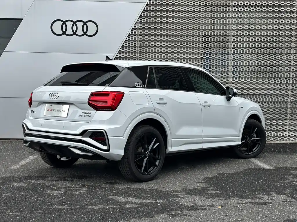 Audi Q2L — миниатюра 4