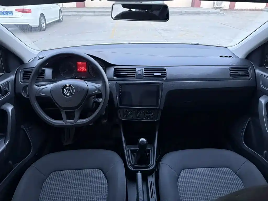 Volkswagen Santana — миниатюра 7