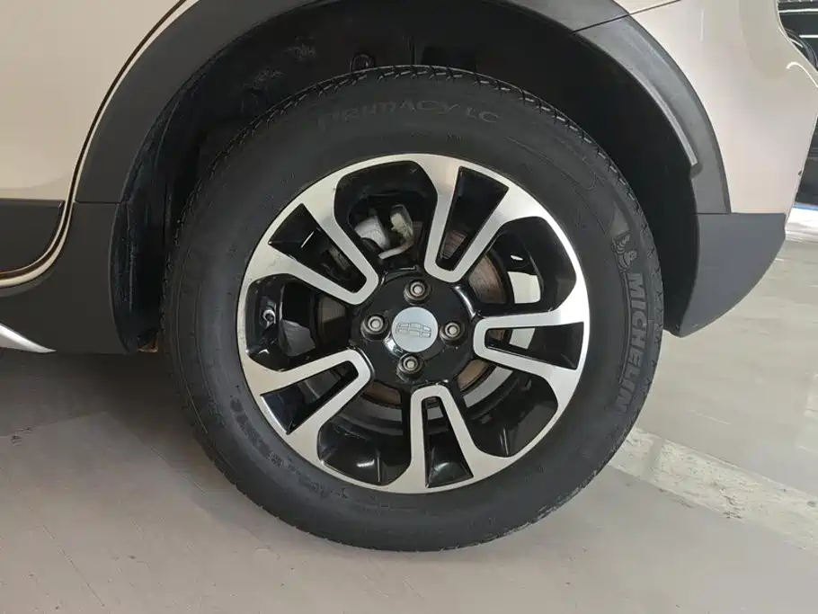 Geely Vision X3 — миниатюра 6
