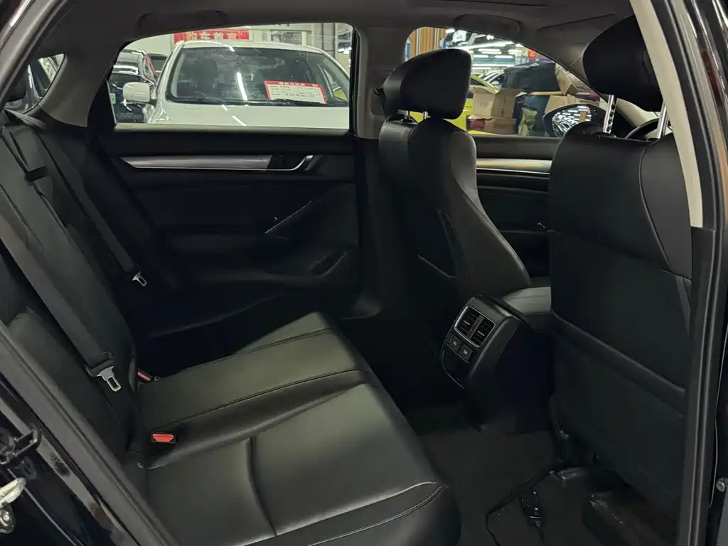 Honda Accord — миниатюра 11