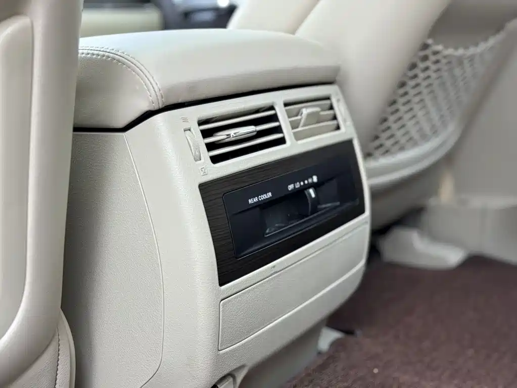Toyota Land Cruiser 2019 5.7L AT