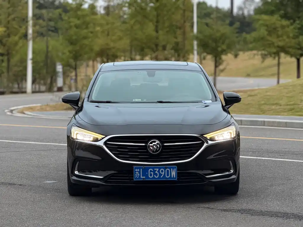 Buick LaCrosse — миниатюра 2