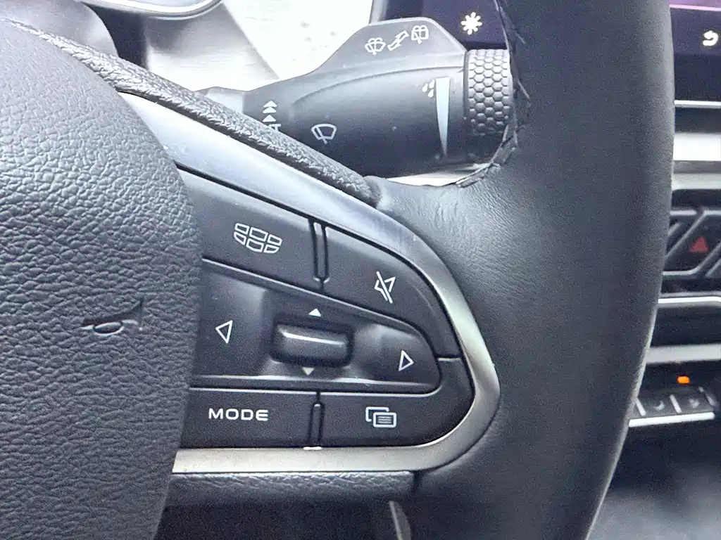 Geely Binyue — миниатюра 11
