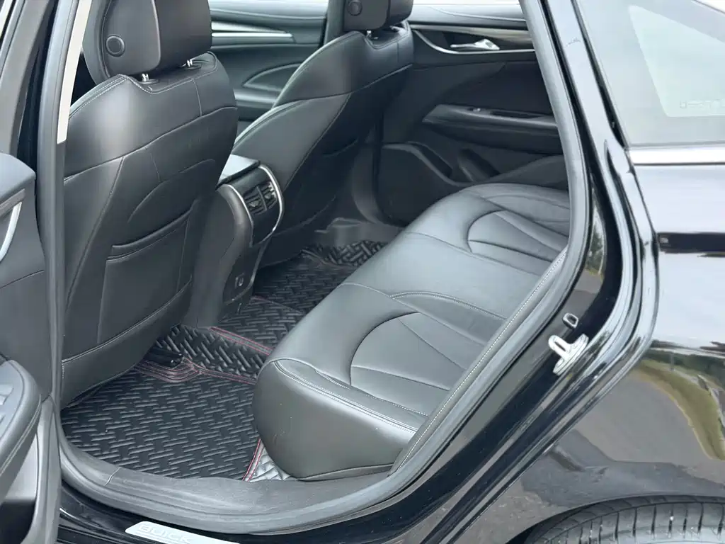 Buick LaCrosse — миниатюра 9