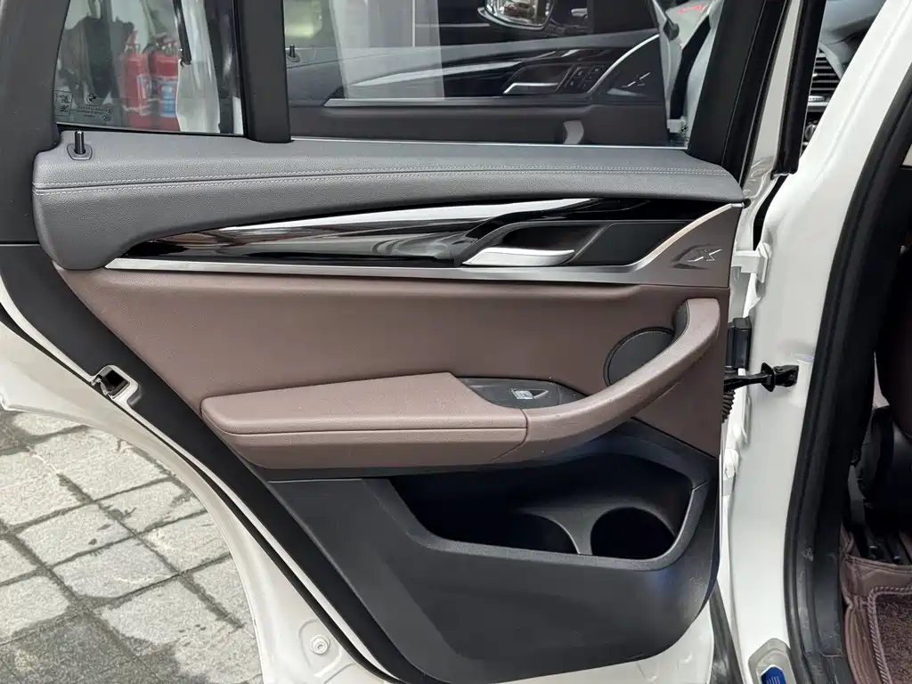 BMW X3 — миниатюра 15