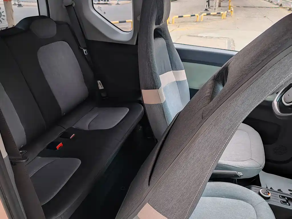 Wuling MINIEV — миниатюра 9