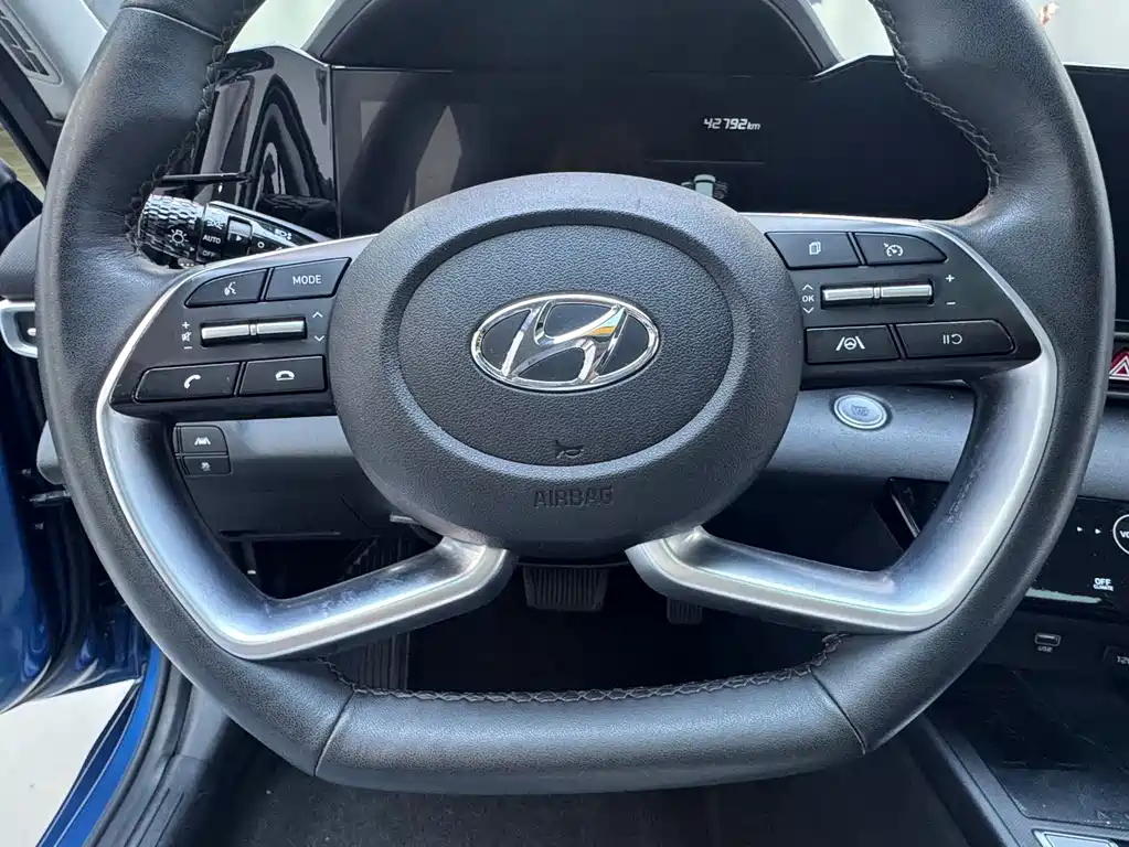 Hyundai Elantra — миниатюра 19