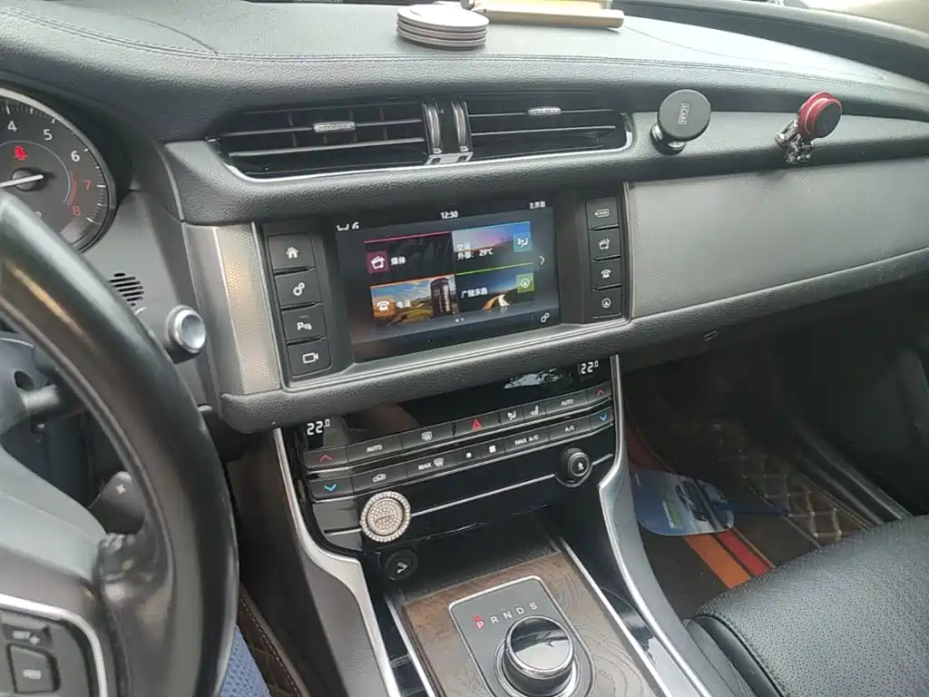 Jaguar XFL — миниатюра 13