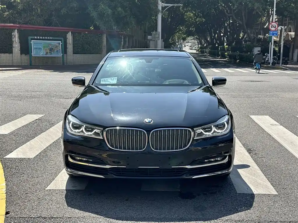 BMW 7 Series 7 2016 740Li Lead