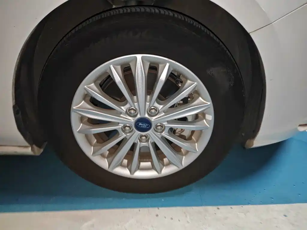 Ford Focus — миниатюра 24