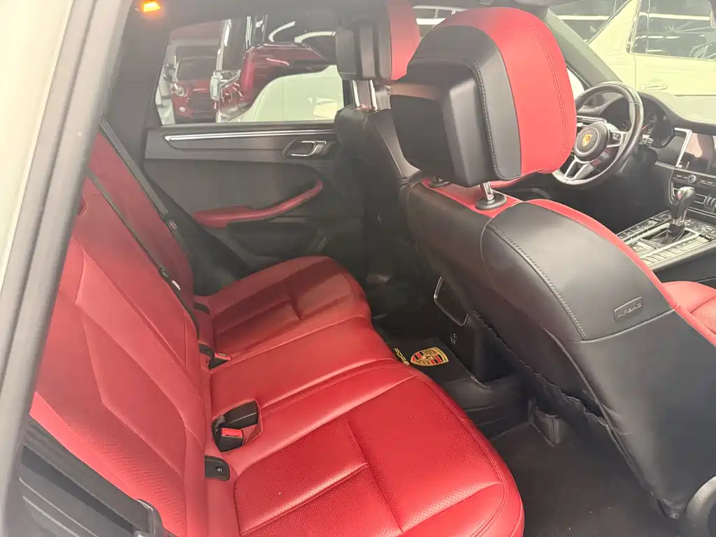 Porsche Macan — миниатюра 7