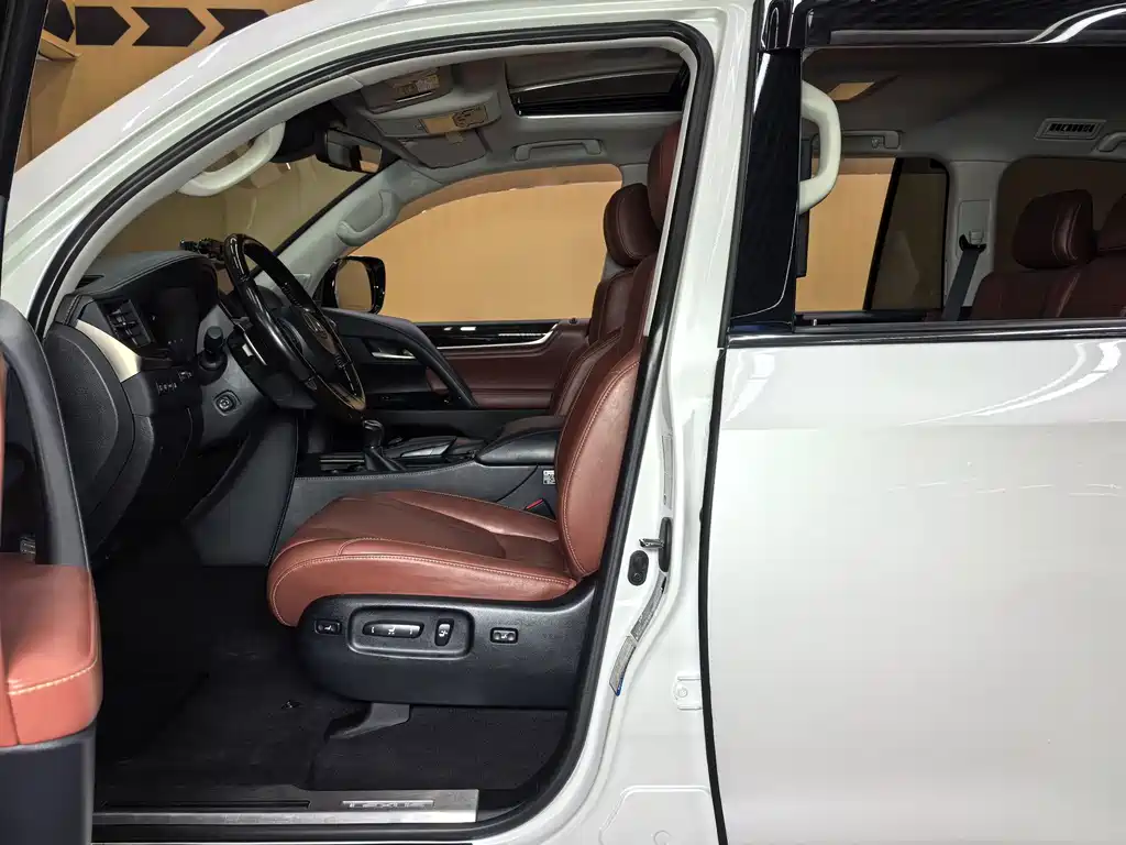 Lexus LX 2020 570