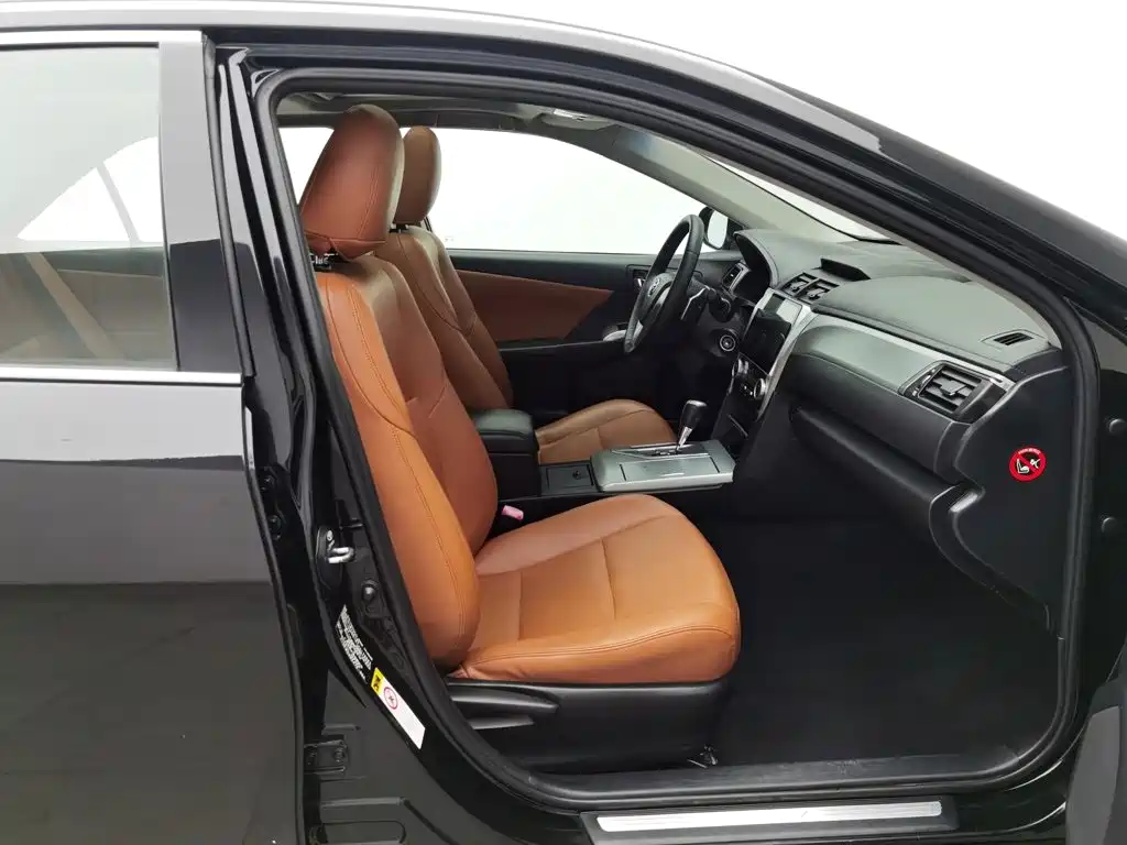 Toyota Camry — миниатюра 23