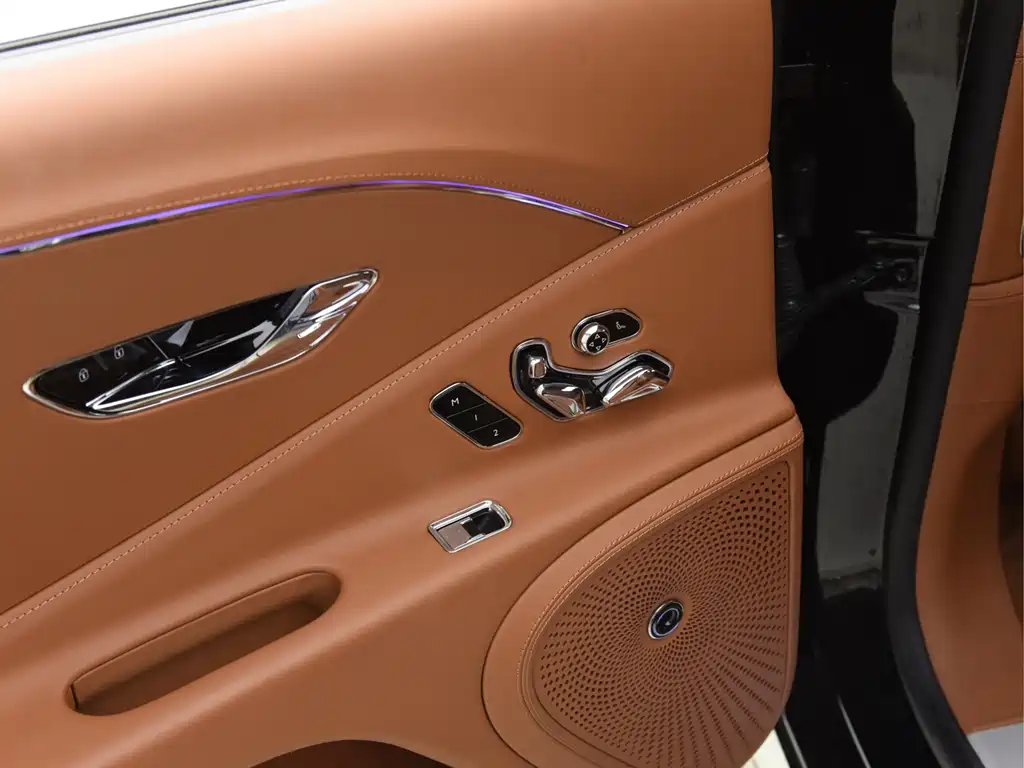 Bentley Flying Spur — миниатюра 12