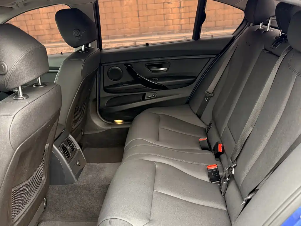 BMW 3 Series — миниатюра 6